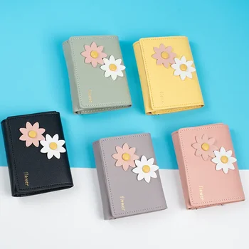 Новый женский короткий кошелек Small Daisy Small Ins, складывающаяся сумка для карт, простая корейская версия кошелька для монет большой емкости